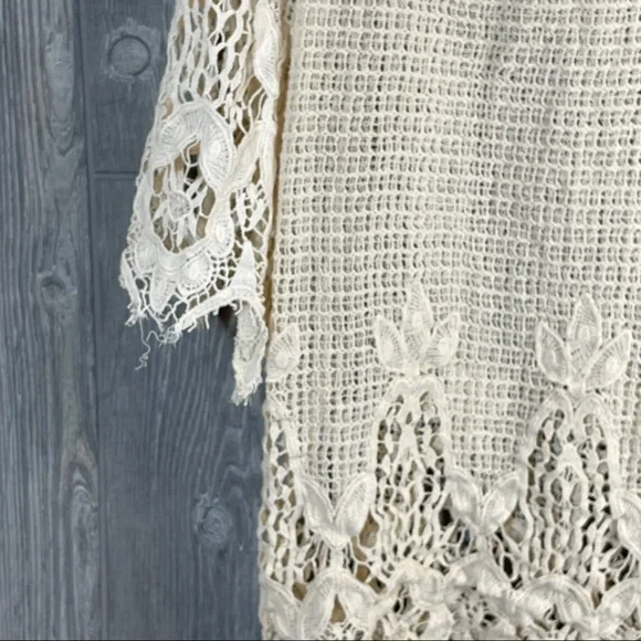 Ruby Crochet Lace Swim Coverup Size Small - Picture 3 of 4